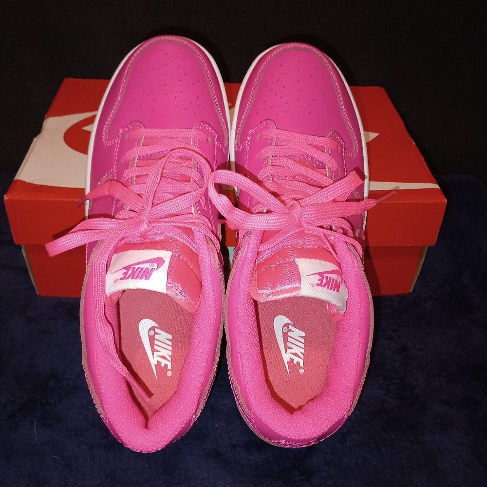 New Nike Dunk Low Hyper Pink Womens size 8 - Picture 5 of 12